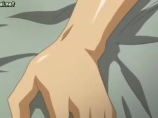 Groot titted anime milf geniet een penis